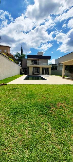 Casa à venda e aluguel com 3 quartos, 355m² - Foto 17