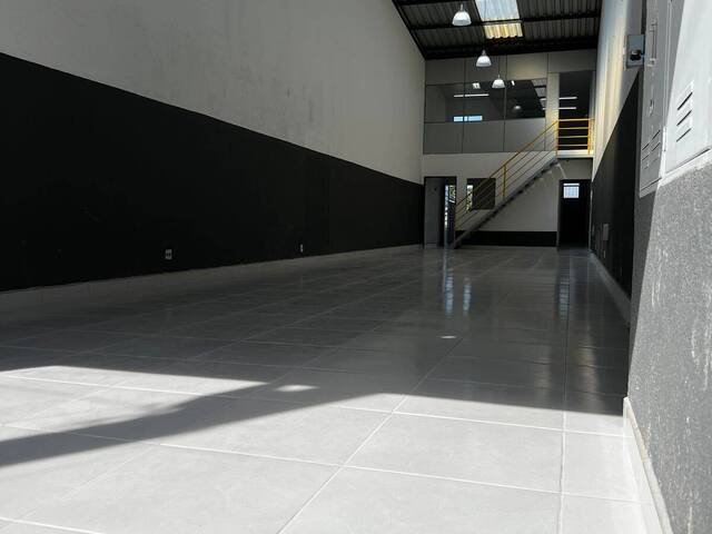 #123 - Salão Comercial para Venda em Atibaia - SP