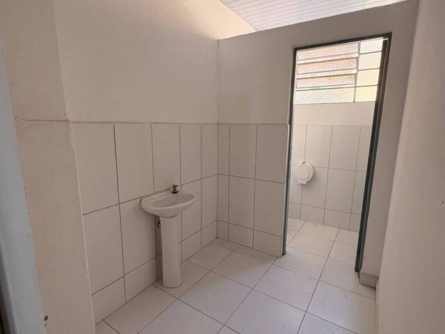 #216 - Salão Comercial para Venda em Atibaia - SP