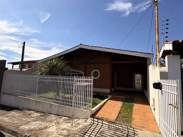 Casa para Locação em Atibaia - 3