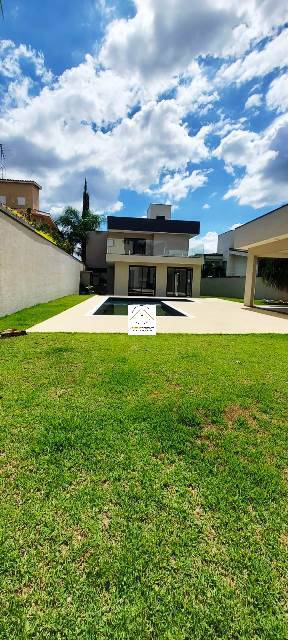 Casa à venda e aluguel com 3 quartos, 355m² - Foto 17