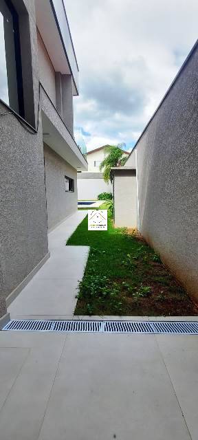 Casa à venda e aluguel com 3 quartos, 355m² - Foto 144
