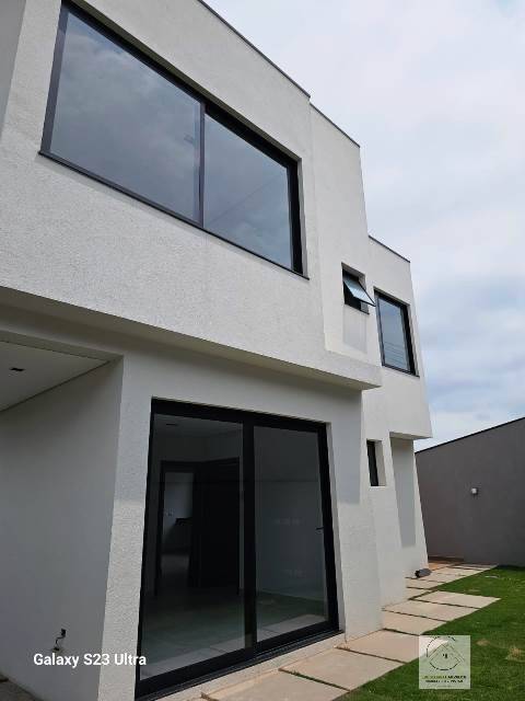 Casa de Condomínio à venda com 3 quartos, 250m² - Foto 10