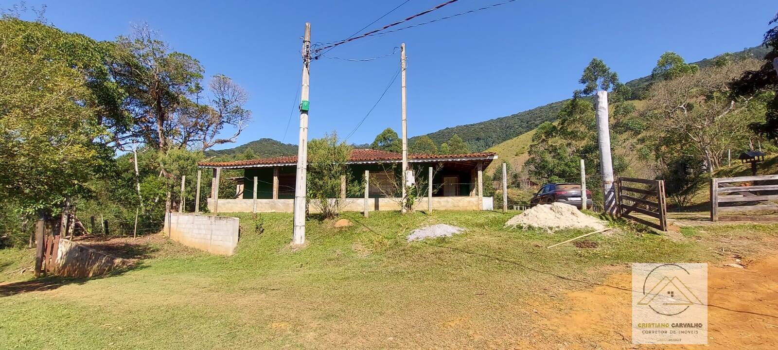 Chácara à venda com 2 quartos, 12000m² - Foto 1