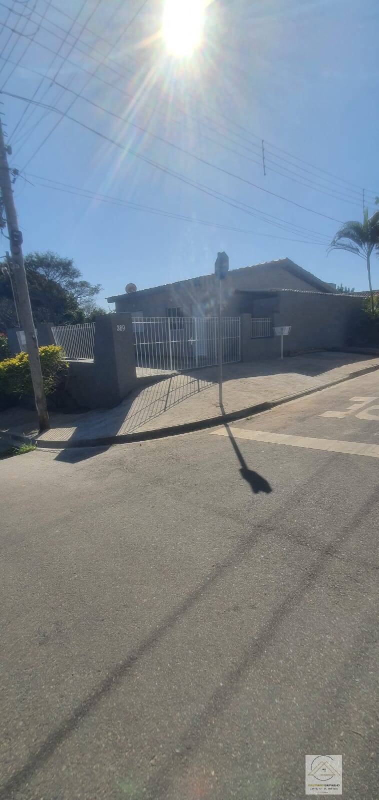 Casa à venda com 3 quartos, 96m² - Foto 2