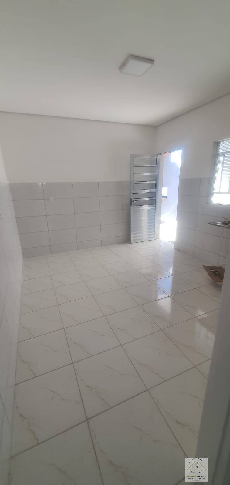 Casa à venda com 3 quartos, 96m² - Foto 9